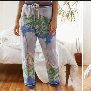 UO outlander mountain fleece joggers